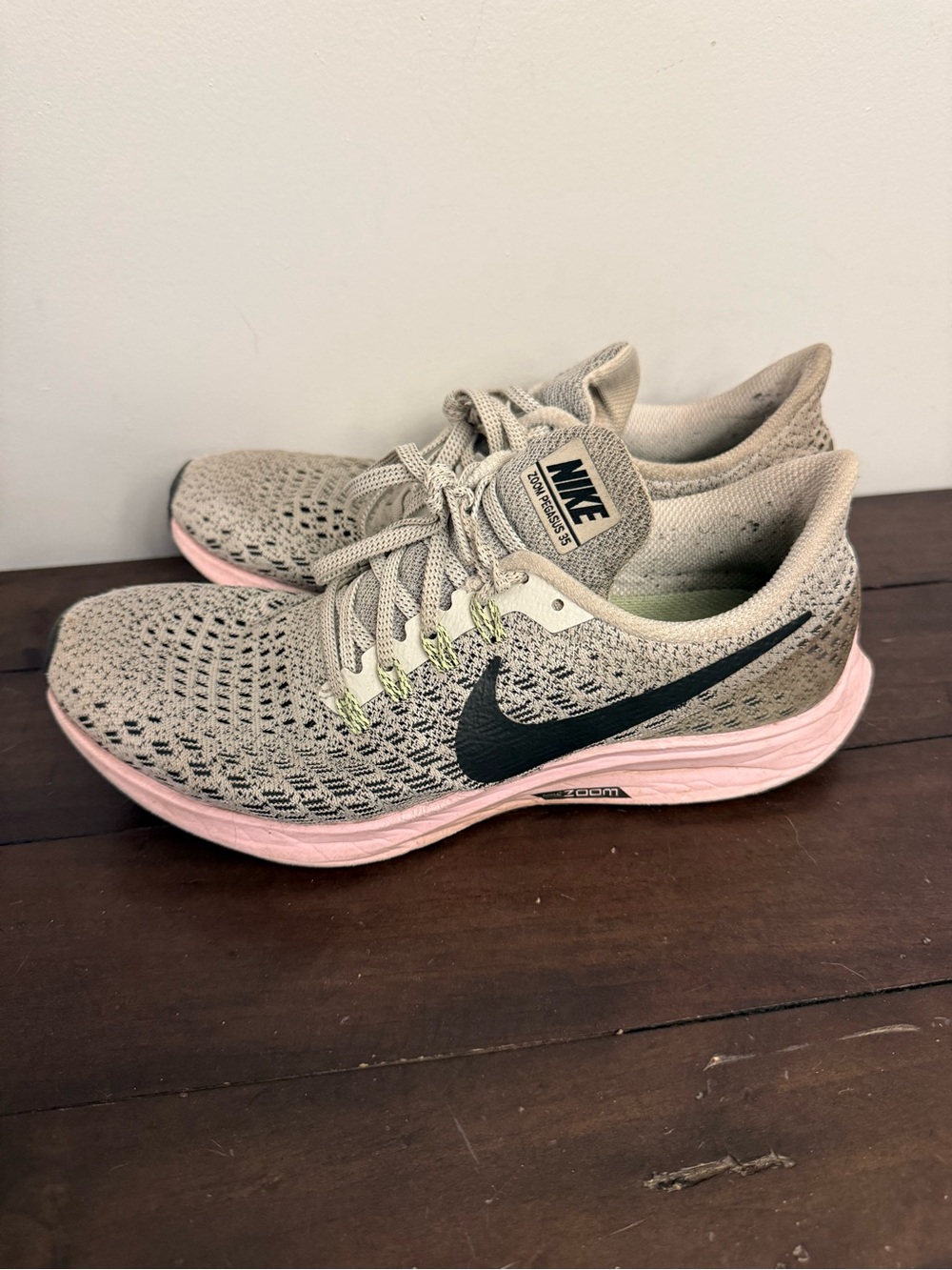 Nike Air Zoom Pegasus 35 Flyknit Women’s Running Shoes Gray Pink